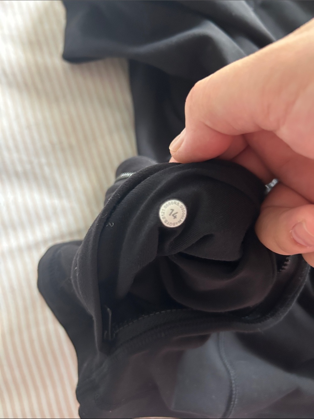 Lululemon Black Hooded define Jacket size 14 - Picture 3 of 3